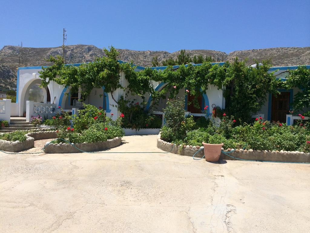Mihalis Studios Lakki  Bilik gambar