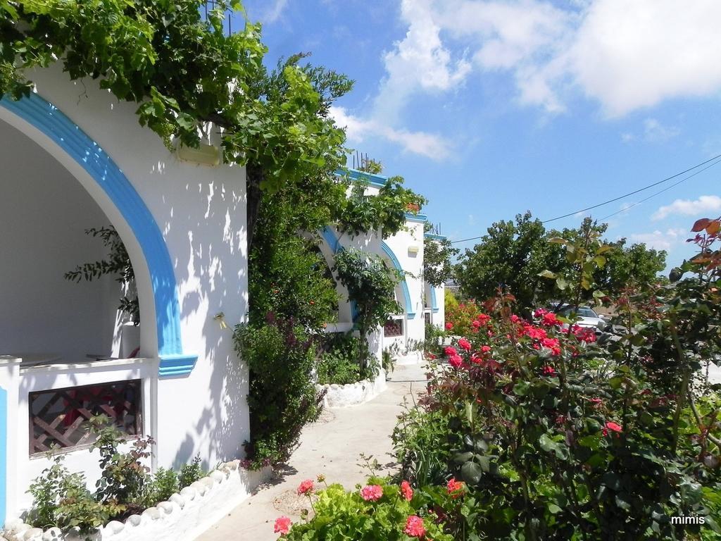 Mihalis Studios Lakki  Bilik gambar